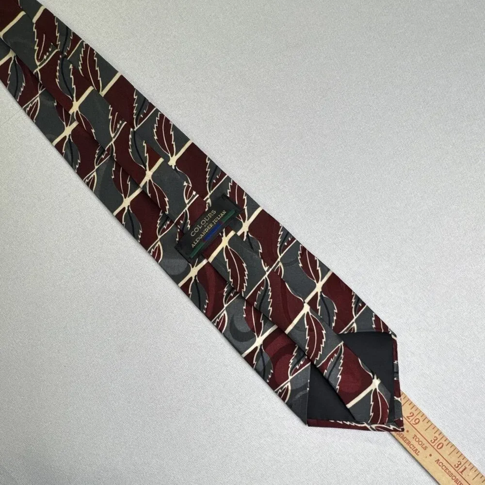 Colours By Alexander Julian Men’s Silk Tie Burgundy Gray Leaf Print